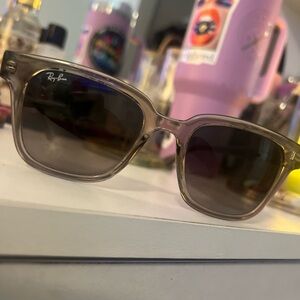 Lightweight Raybans, go with any outfit! 😎💕